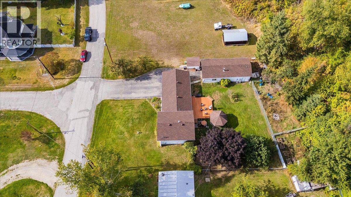 2129 Raspberry Road, Castlegar, British Columbia  V1N 4T6 - Photo 46 - 10400574