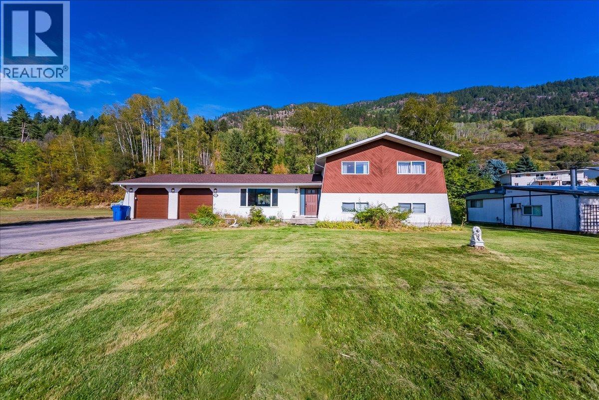2129 Raspberry Road, Castlegar, British Columbia  V1N 4T6 - Photo 50 - 10400574