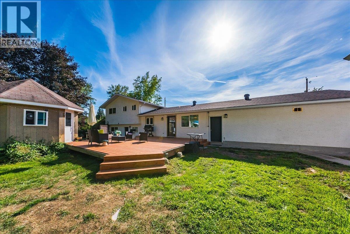 2129 Raspberry Road, Castlegar, British Columbia  V1N 4T6 - Photo 9 - 10400574