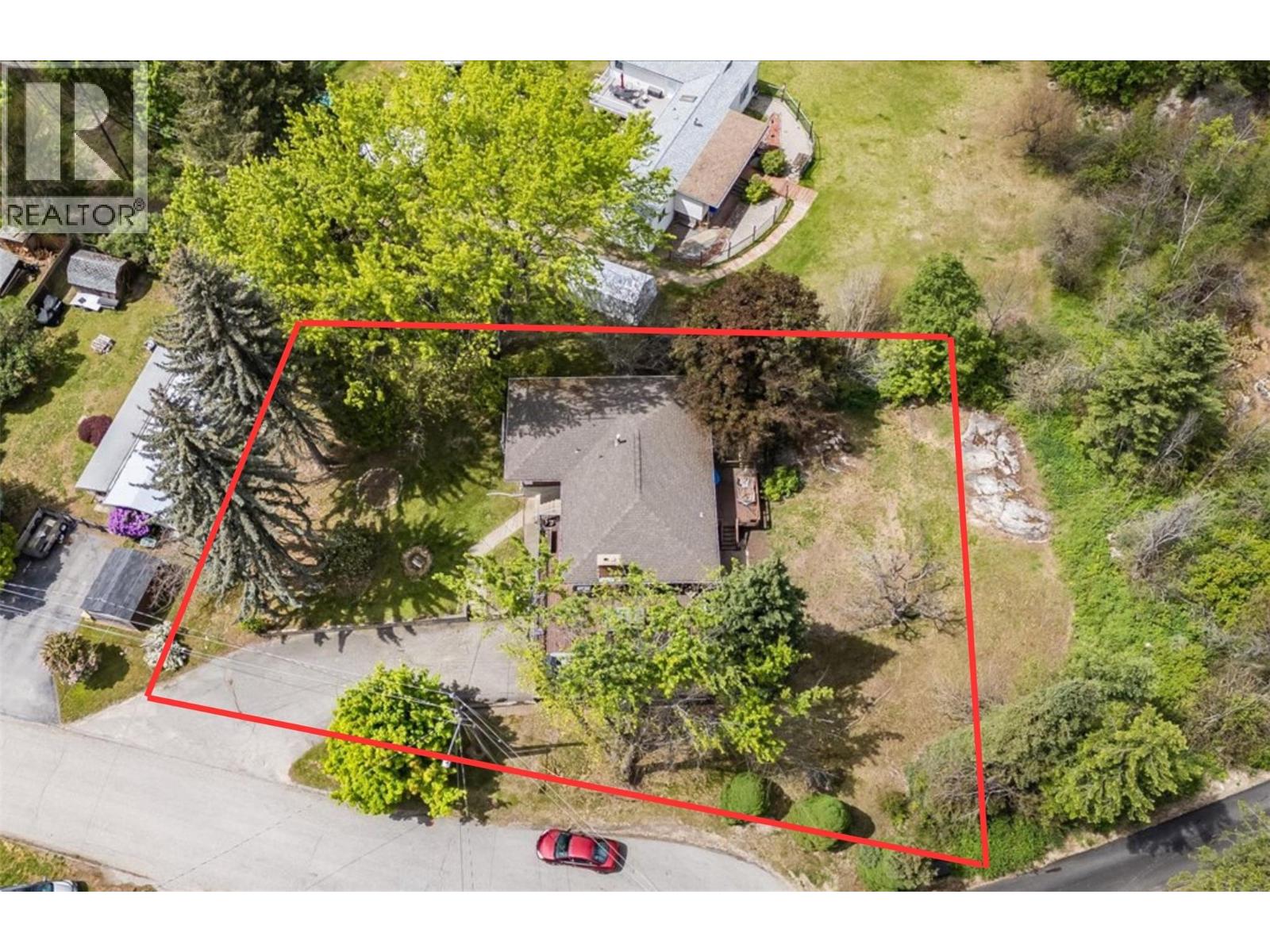 1106 Clarke Road, Robson, British Columbia  V0G 1X0 - Photo 1 - 10400696