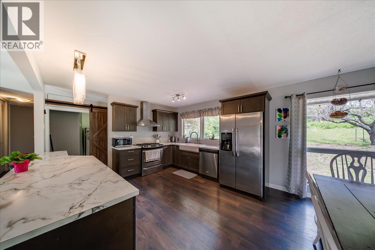 1106 Clarke Road, Robson, British Columbia  V0G 1X0 - Photo 10 - 10400696