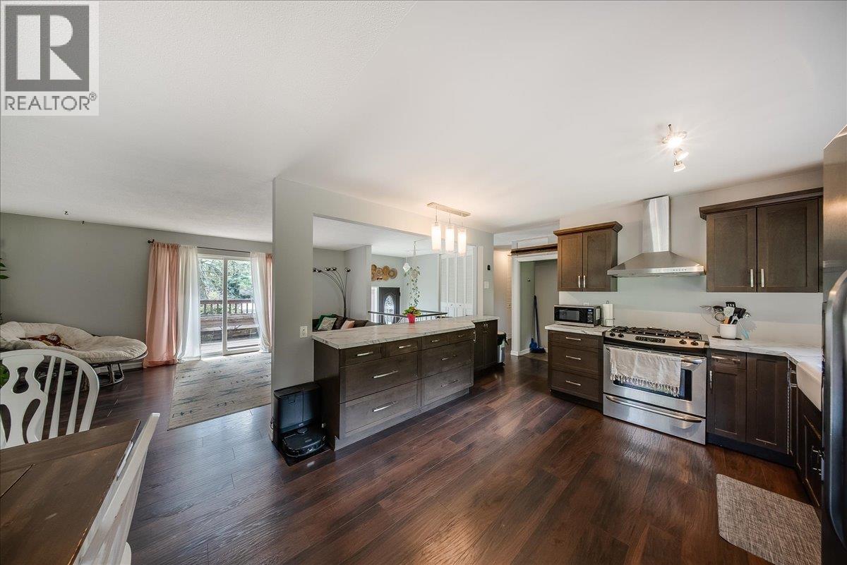 1106 Clarke Road, Robson, British Columbia  V0G 1X0 - Photo 11 - 10400696