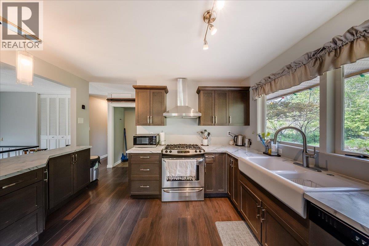 1106 Clarke Road, Robson, British Columbia  V0G 1X0 - Photo 12 - 10400696