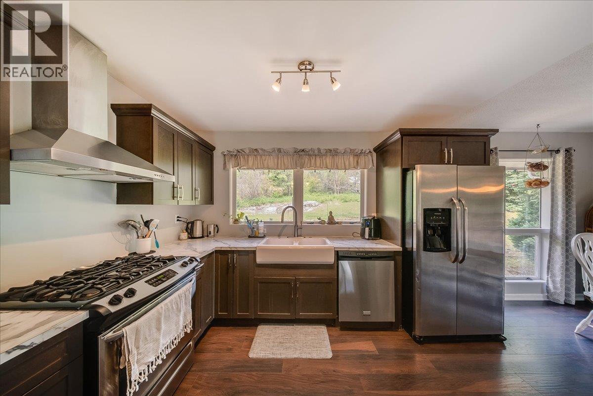 1106 Clarke Road, Robson, British Columbia  V0G 1X0 - Photo 13 - 10400696