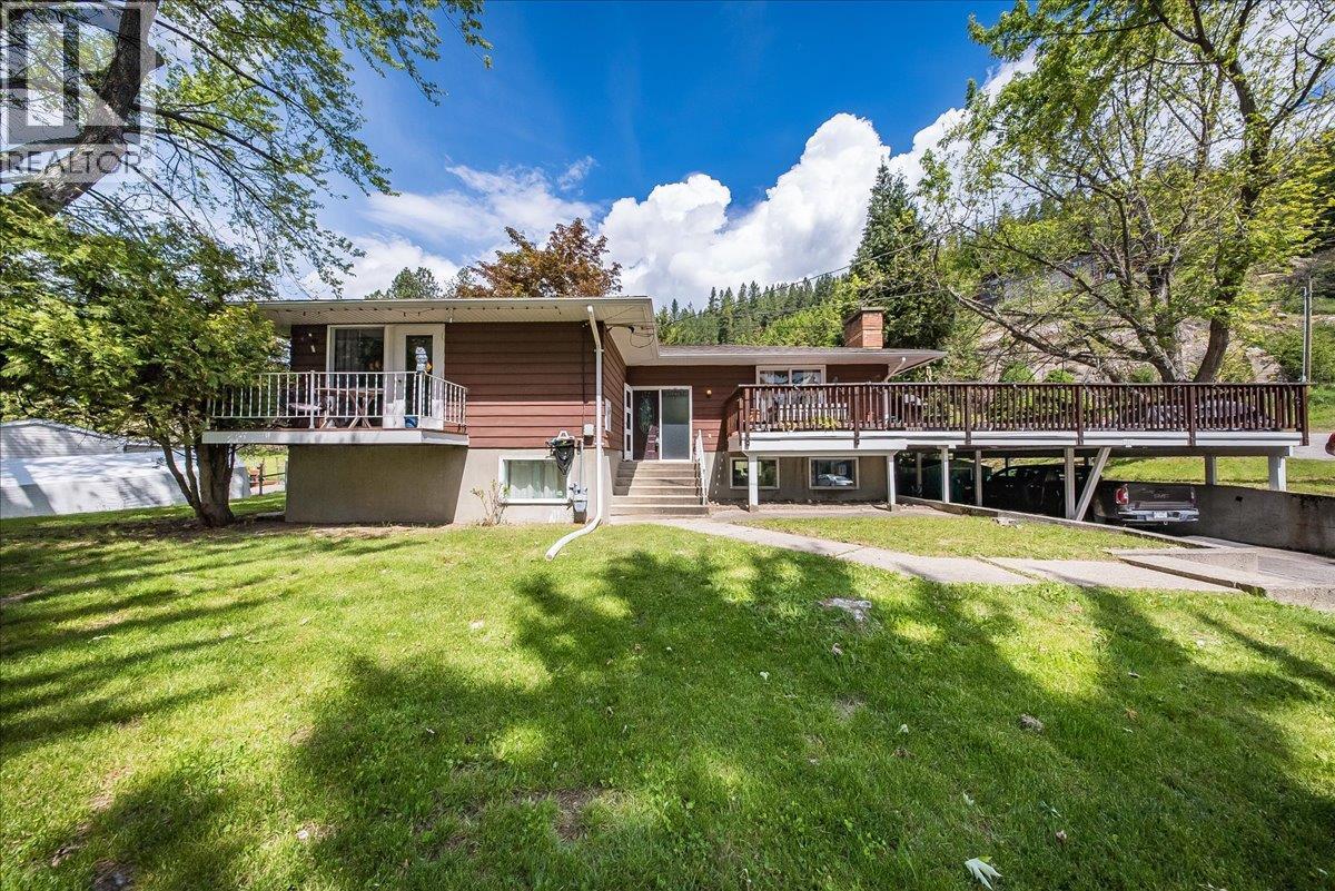 1106 Clarke Road, Robson, British Columbia  V0G 1X0 - Photo 2 - 10400696