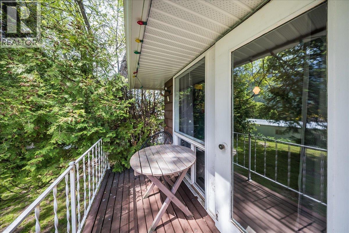 1106 Clarke Road, Robson, British Columbia  V0G 1X0 - Photo 20 - 10400696