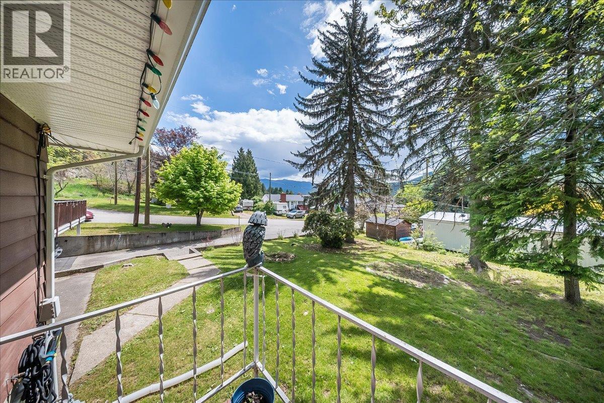 1106 Clarke Road, Robson, British Columbia  V0G 1X0 - Photo 21 - 10400696