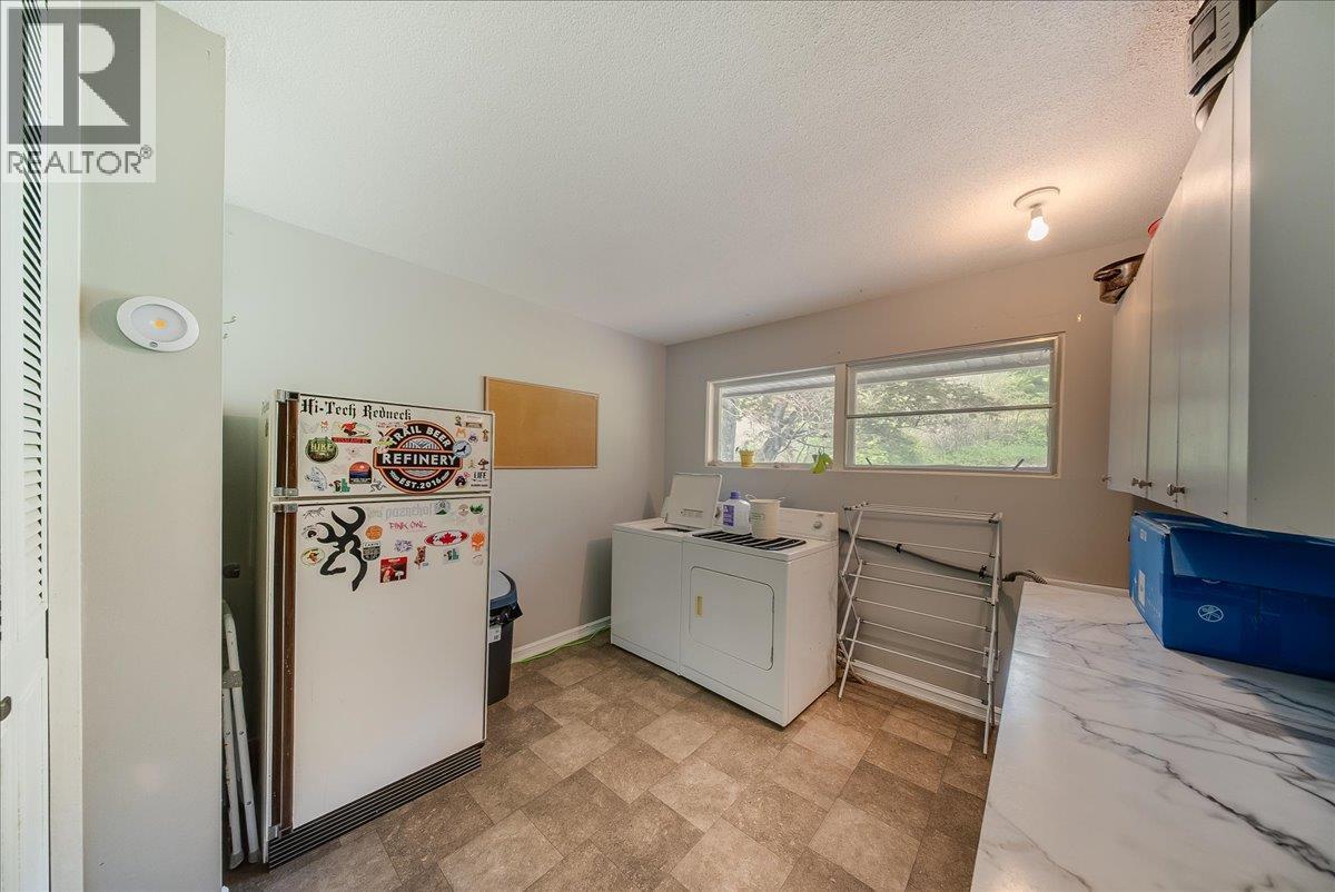 1106 Clarke Road, Robson, British Columbia  V0G 1X0 - Photo 28 - 10400696