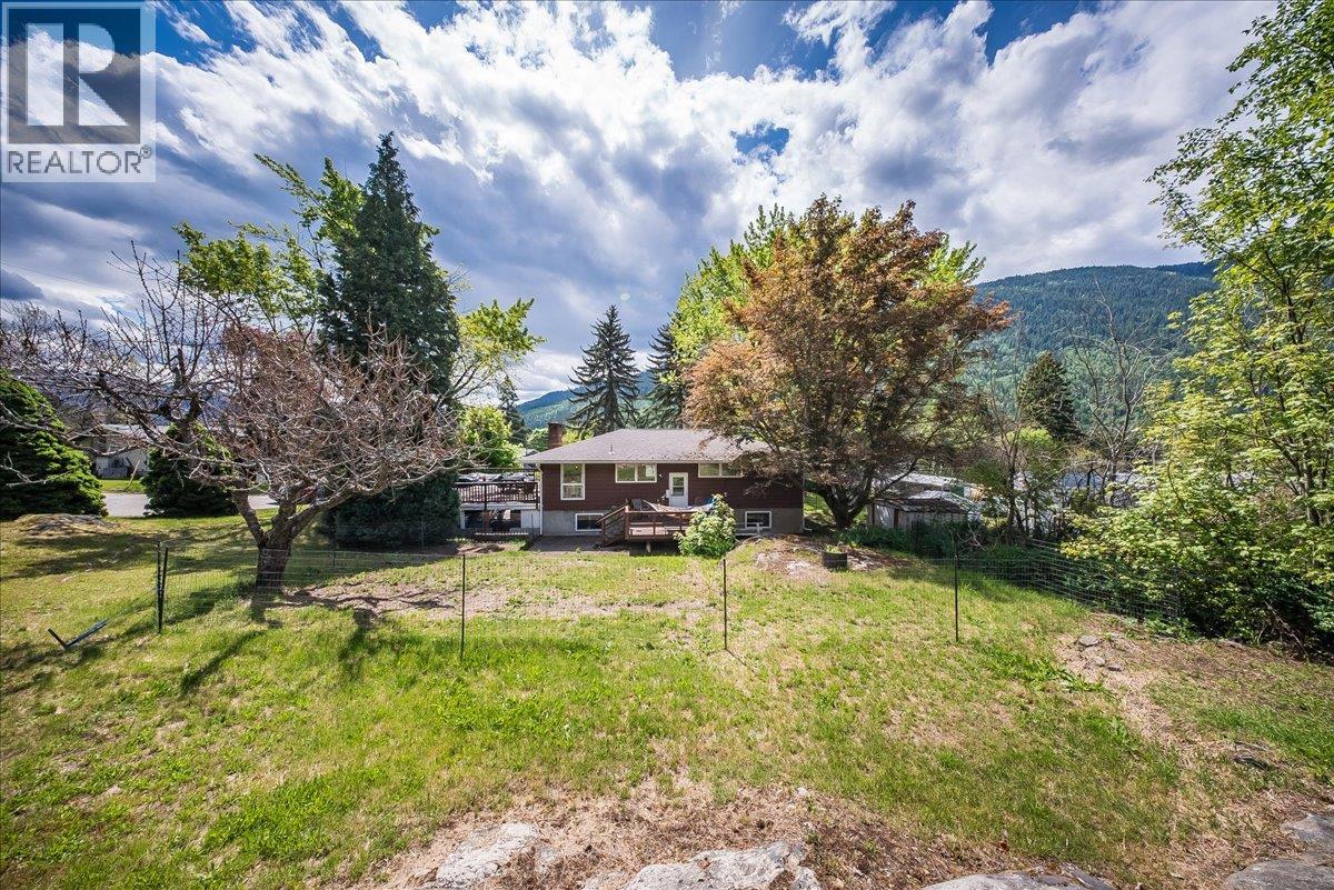 1106 Clarke Road, Robson, British Columbia  V0G 1X0 - Photo 47 - 10400696