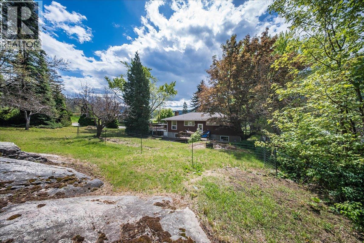 1106 Clarke Road, Robson, British Columbia  V0G 1X0 - Photo 48 - 10400696