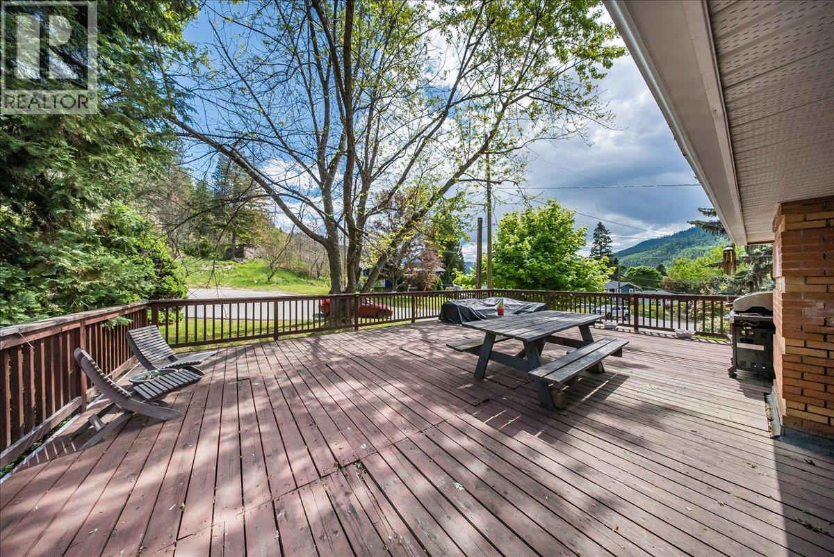 1106 Clarke Road, Robson, British Columbia  V0G 1X0 - Photo 57 - 10400696