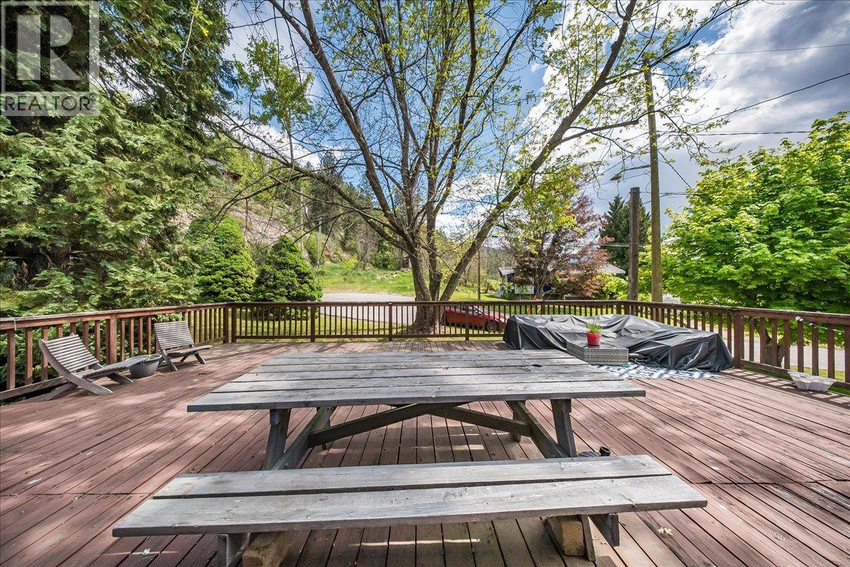 1106 Clarke Road, Robson, British Columbia  V0G 1X0 - Photo 58 - 10400696