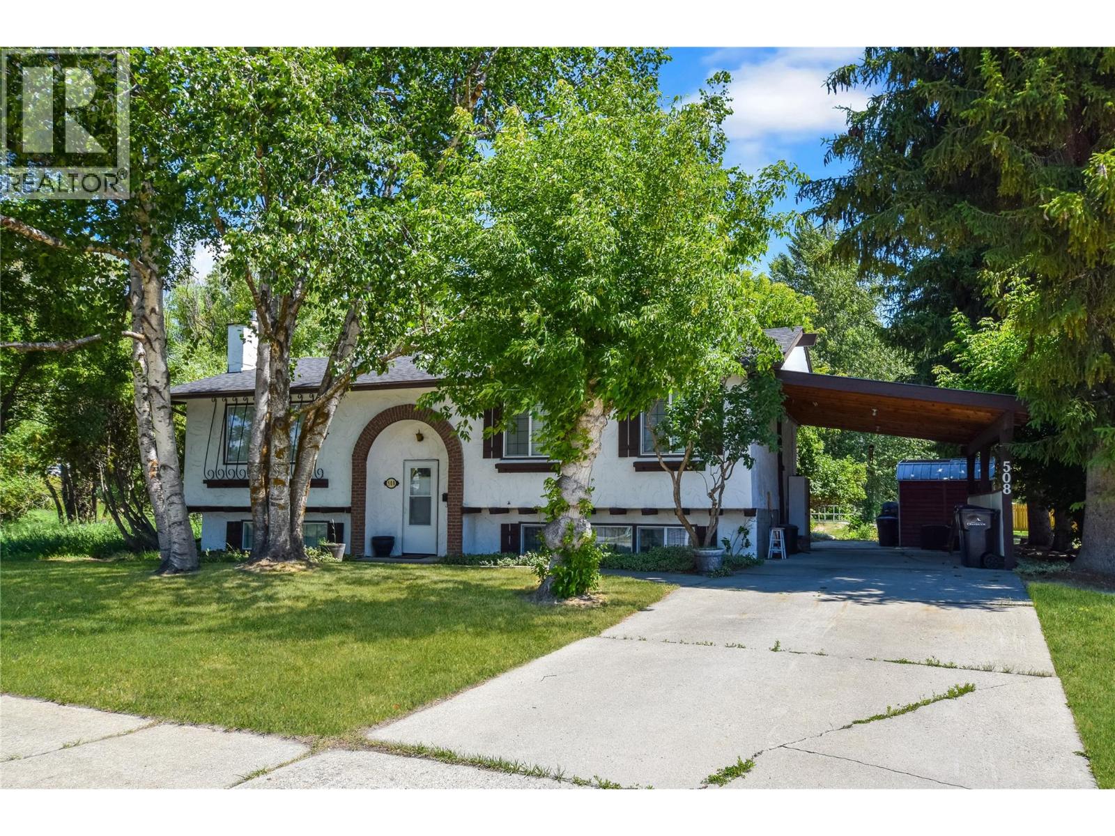 508 16th Ave S, Cranbrook, British Columbia  V1C 2Z9 - Photo 2 - 10400866