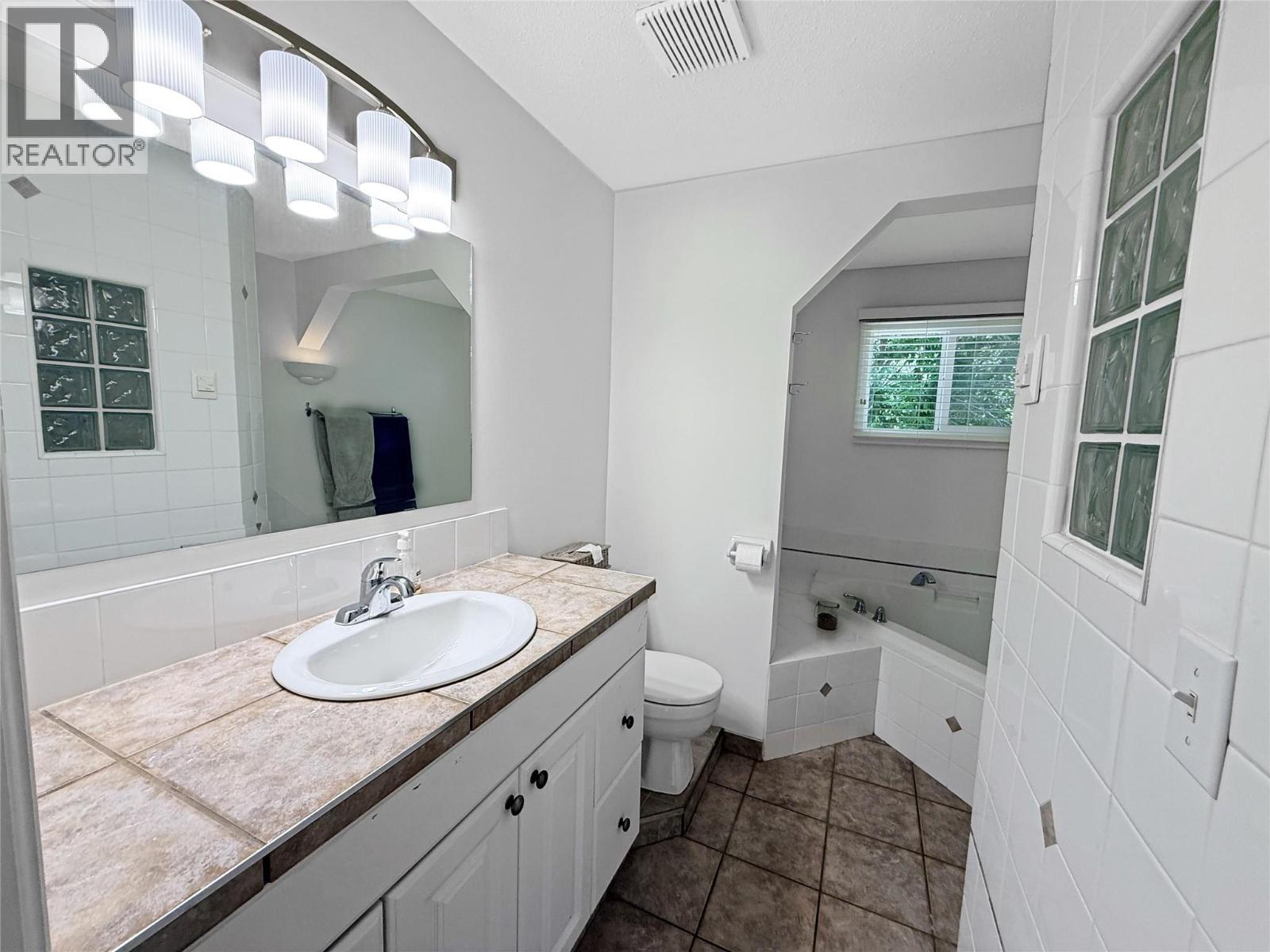 508 16th Ave S, Cranbrook, British Columbia  V1C 2Z9 - Photo 20 - 10400866