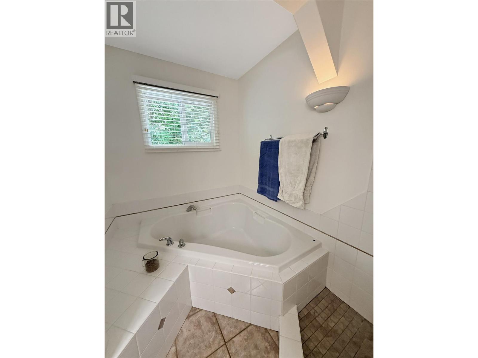 508 16th Ave S, Cranbrook, British Columbia  V1C 2Z9 - Photo 22 - 10400866