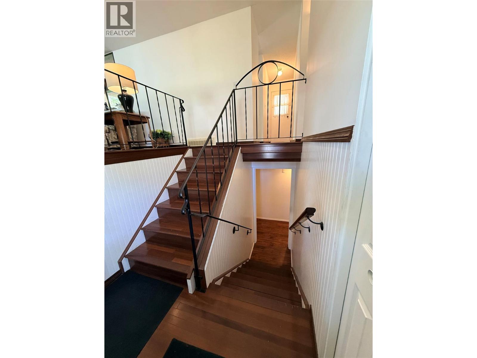 508 16th Ave S, Cranbrook, British Columbia  V1C 2Z9 - Photo 5 - 10400866