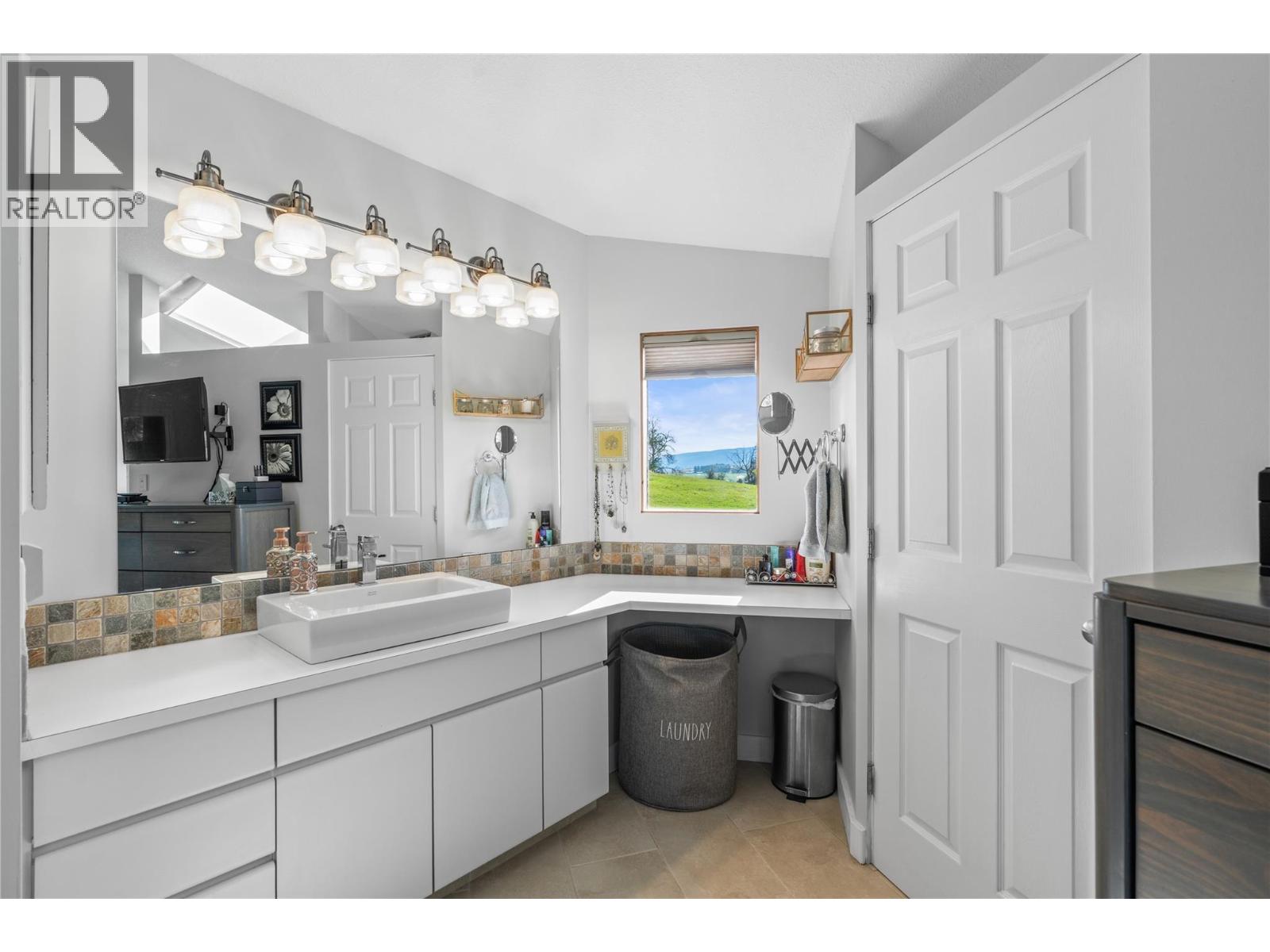 3047 Sunnyview Road, Vernon, British Columbia  V1H 1B5 - Photo 33 - 10400889