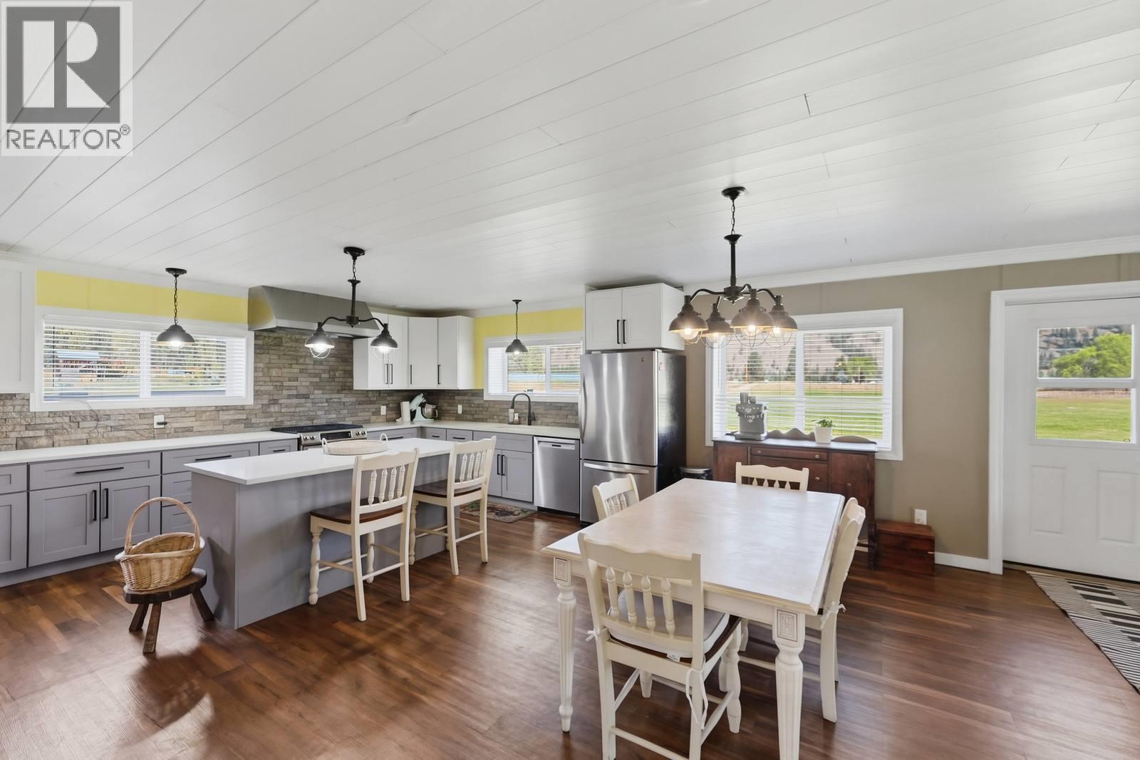 3590 #3 Highway, Rock Creek, British Columbia  V0H 1Y0 - Photo 12 - 10400714