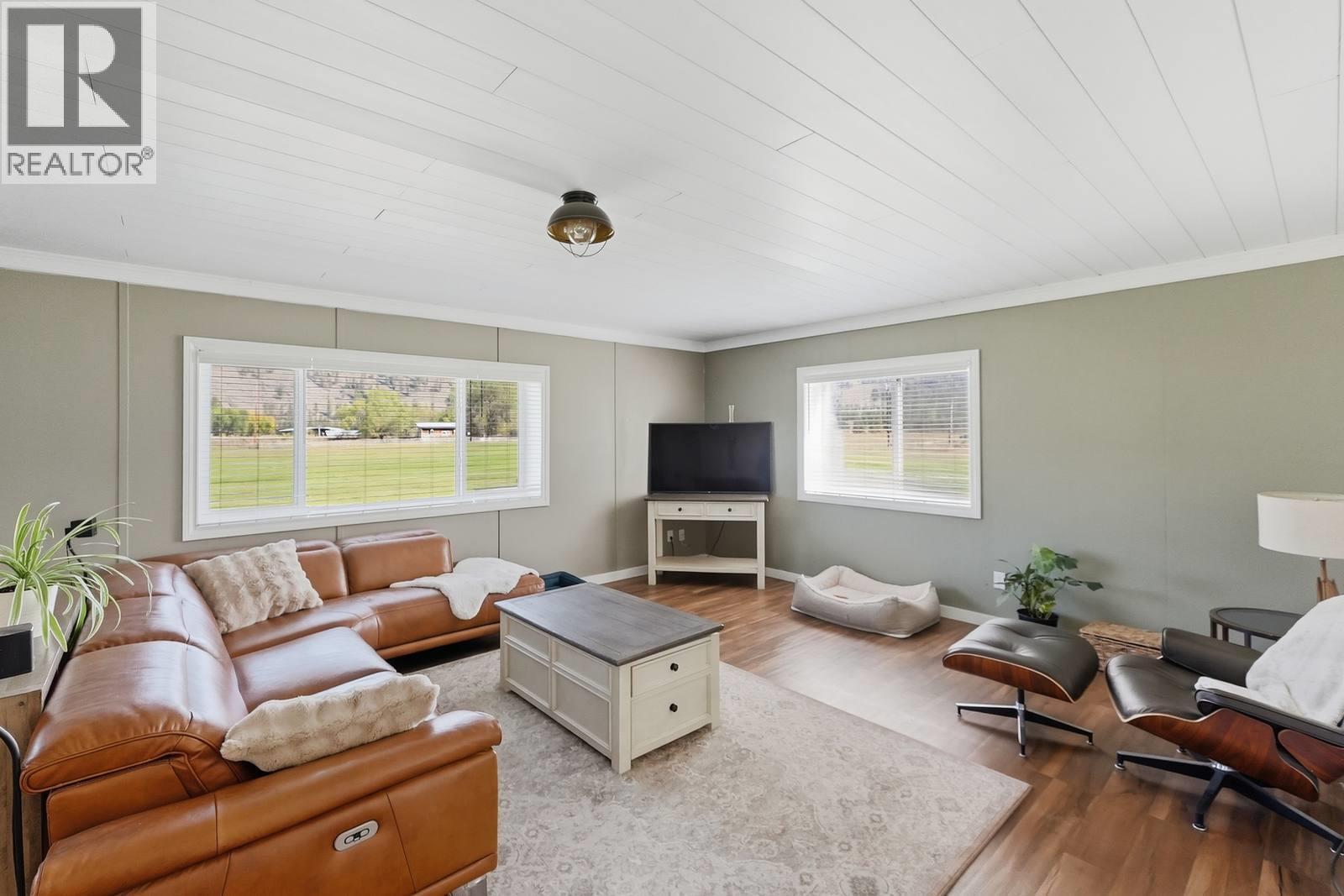 3590 #3 Highway, Rock Creek, British Columbia  V0H 1Y0 - Photo 19 - 10400714