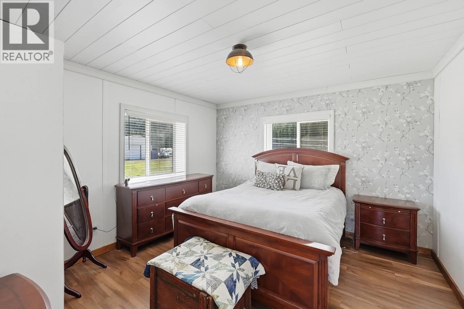 3590 #3 Highway, Rock Creek, British Columbia  V0H 1Y0 - Photo 21 - 10400714