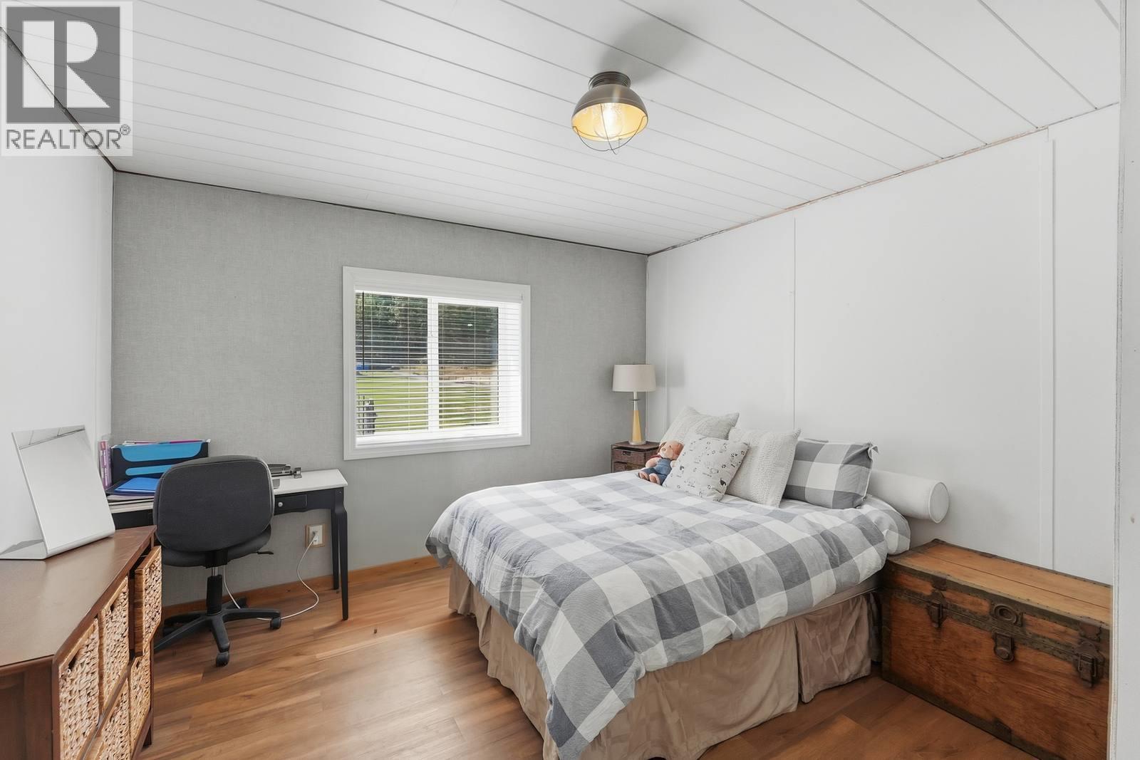 3590 #3 Highway, Rock Creek, British Columbia  V0H 1Y0 - Photo 23 - 10400714