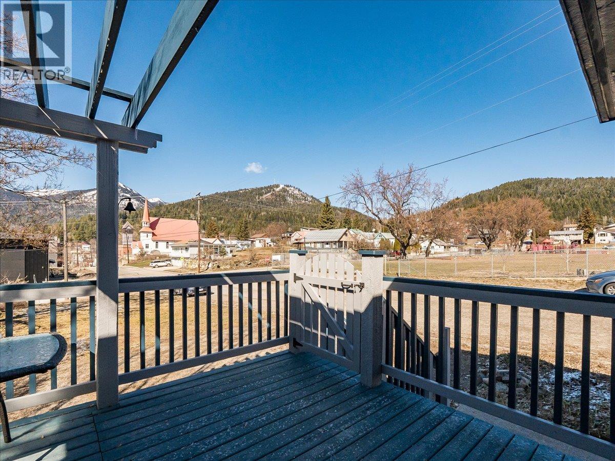2243 First Avenue, Rossland, British Columbia  V0G 1Y0 - Photo 13 - 10401002