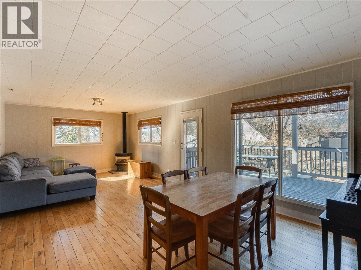2243 First Avenue, Rossland, British Columbia  V0G 1Y0 - Photo 15 - 10401002