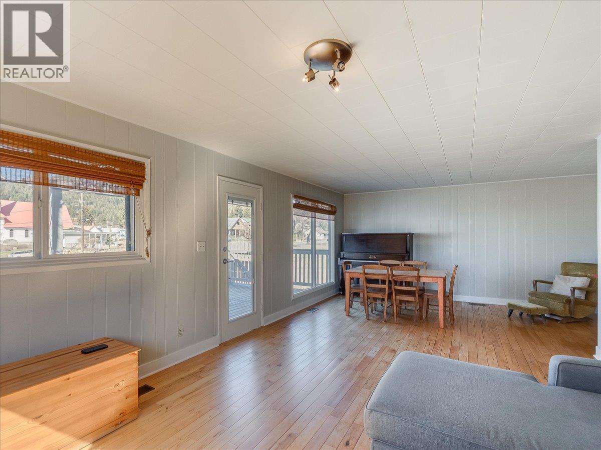 2243 First Avenue, Rossland, British Columbia  V0G 1Y0 - Photo 20 - 10401002