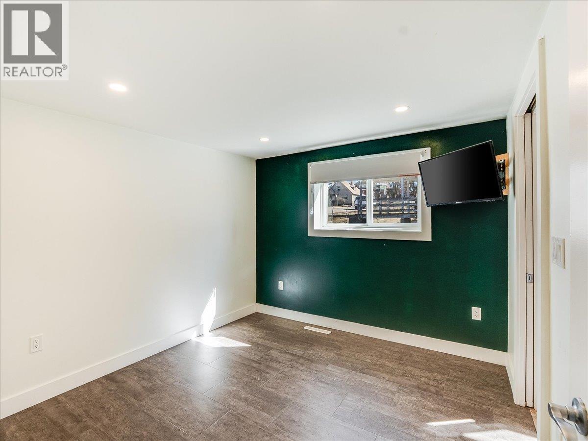 2243 First Avenue, Rossland, British Columbia  V0G 1Y0 - Photo 22 - 10401002