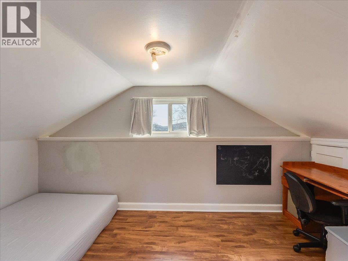2243 First Avenue, Rossland, British Columbia  V0G 1Y0 - Photo 30 - 10401002