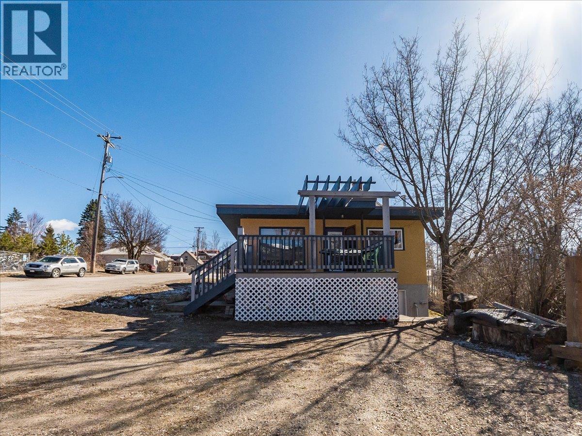 2243 First Avenue, Rossland, British Columbia  V0G 1Y0 - Photo 33 - 10401002