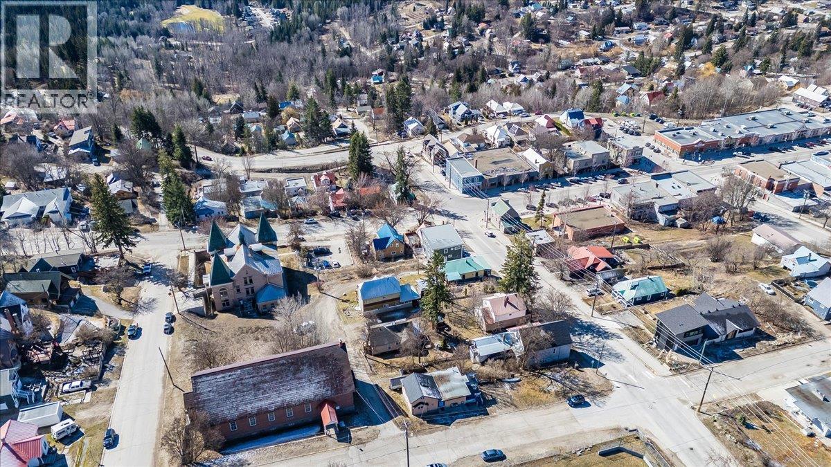 2243 First Avenue, Rossland, British Columbia  V0G 1Y0 - Photo 39 - 10401002