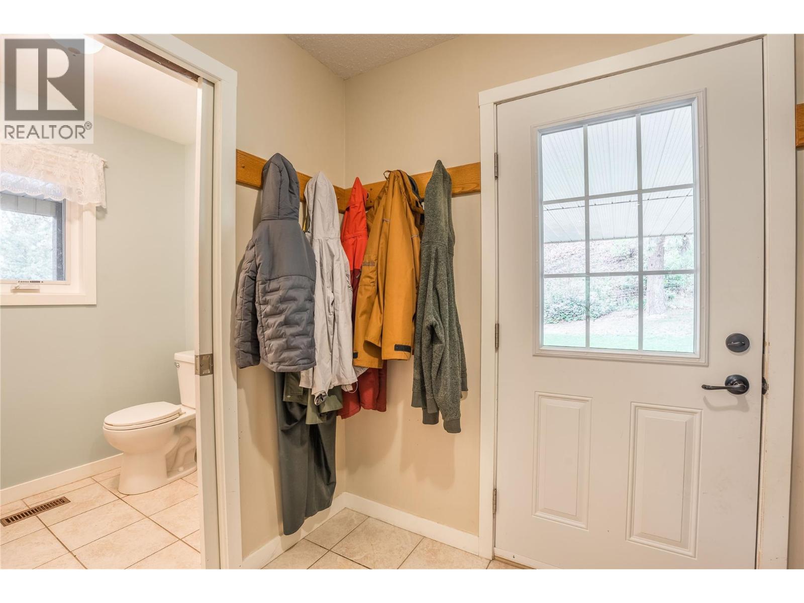 6407 Simpson Road, Summerland, British Columbia  V0H 1Z2 - Photo 7 - 10400992