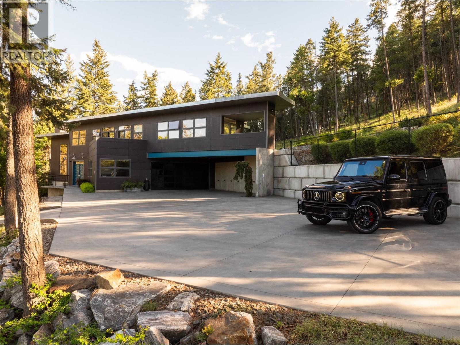324 Clifton Road, Kelowna, British Columbia  V1V 1A5 - Photo 1 - 10400691