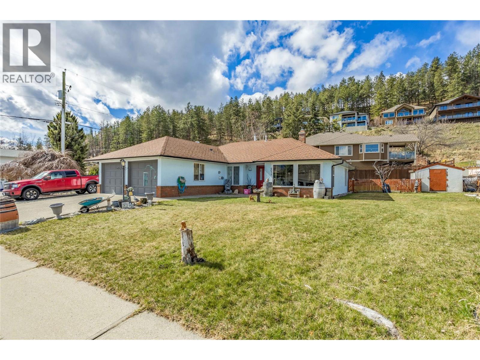 6034 Garraway Place, Peachland, British Columbia  V0H 1X4 - Photo 1 - 10400943