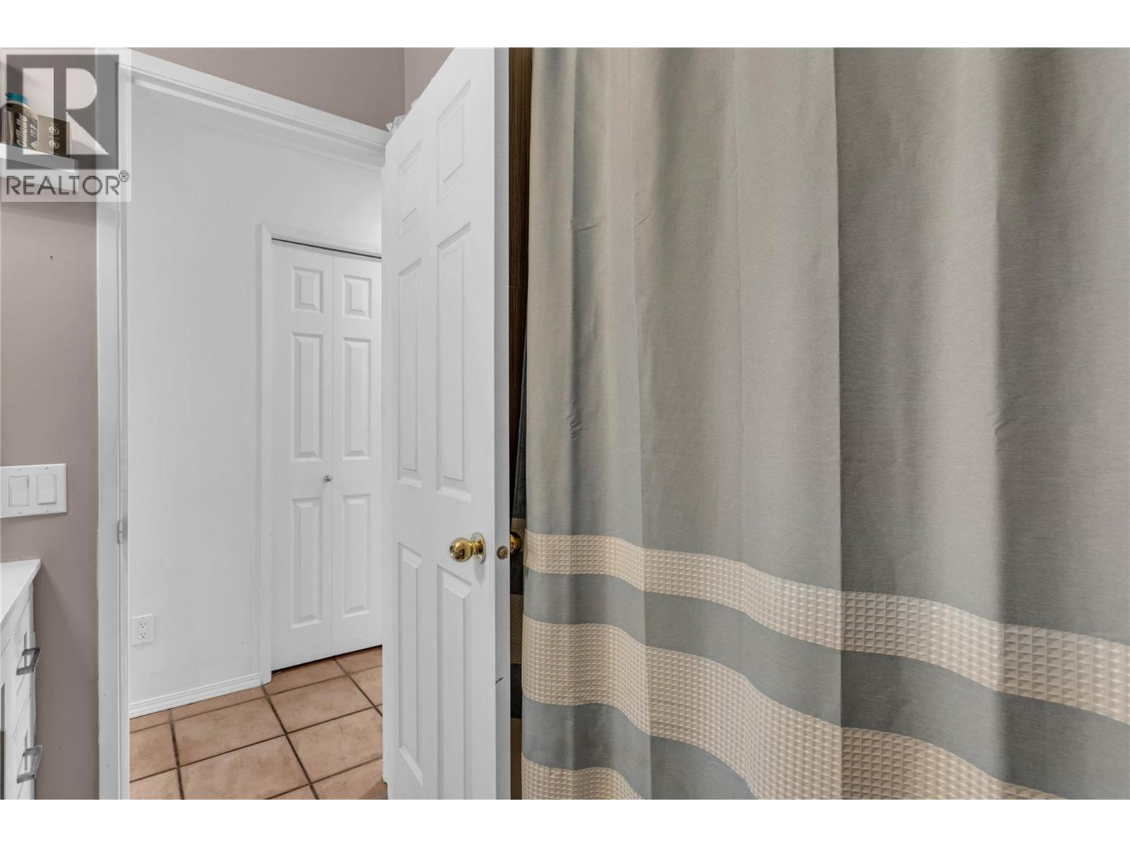 6034 Garraway Place, Peachland, British Columbia  V0H 1X4 - Photo 11 - 10400943