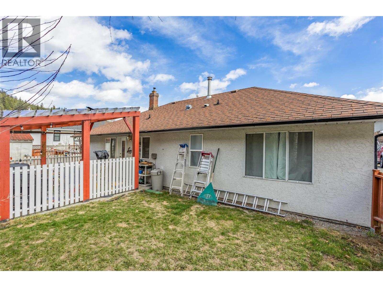 6034 Garraway Place, Peachland, British Columbia  V0H 1X4 - Photo 14 - 10400943