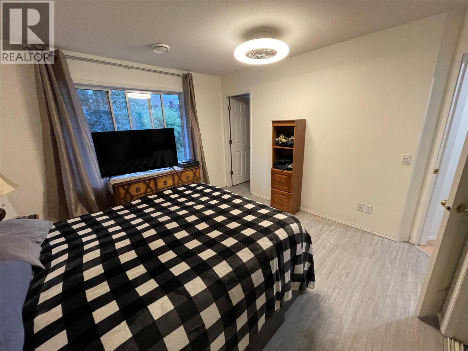 6034 Garraway Place, Peachland, British Columbia  V0H 1X4 - Photo 54 - 10400943