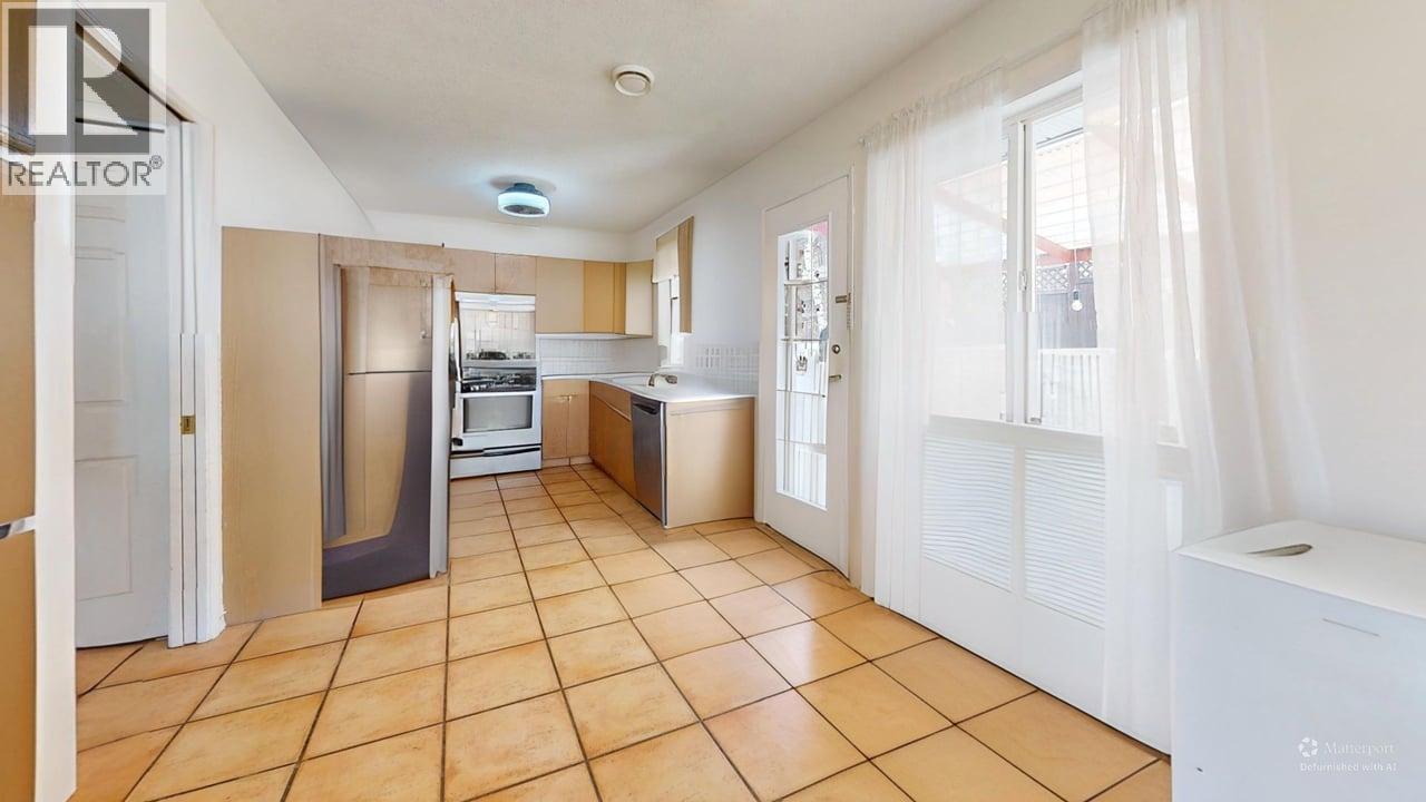6034 Garraway Place, Peachland, British Columbia  V0H 1X4 - Photo 7 - 10400943