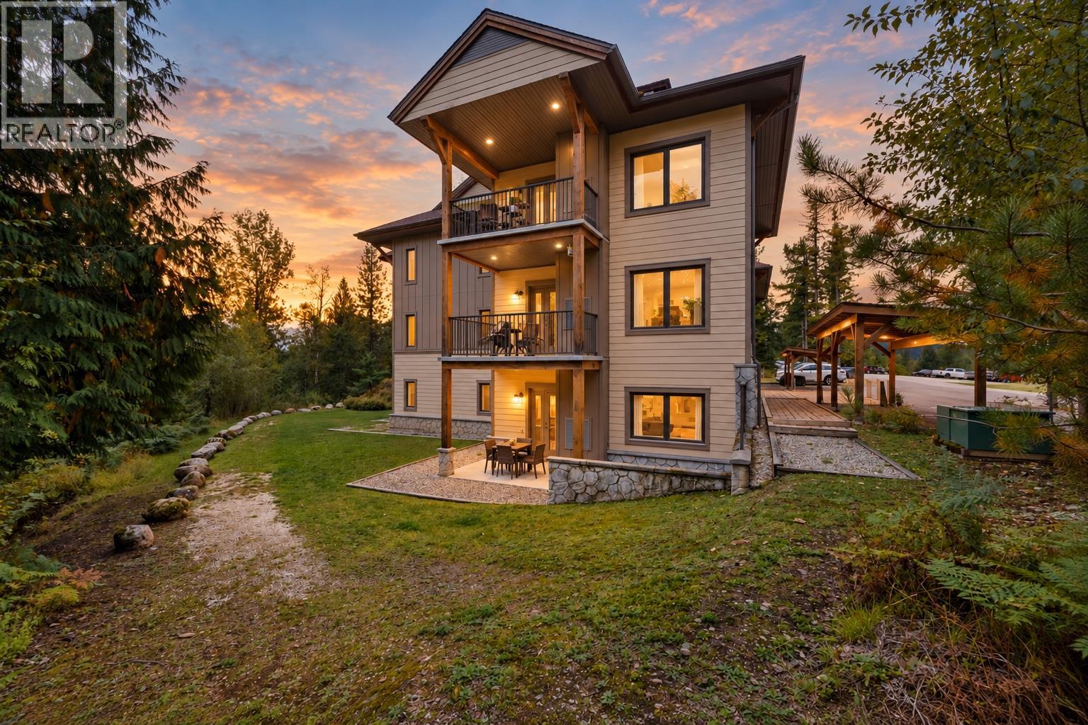 16310 Woolgar Road Unit# 216, Crawford Bay, British Columbia  V0B 1E0 - Photo 1 - 10400888