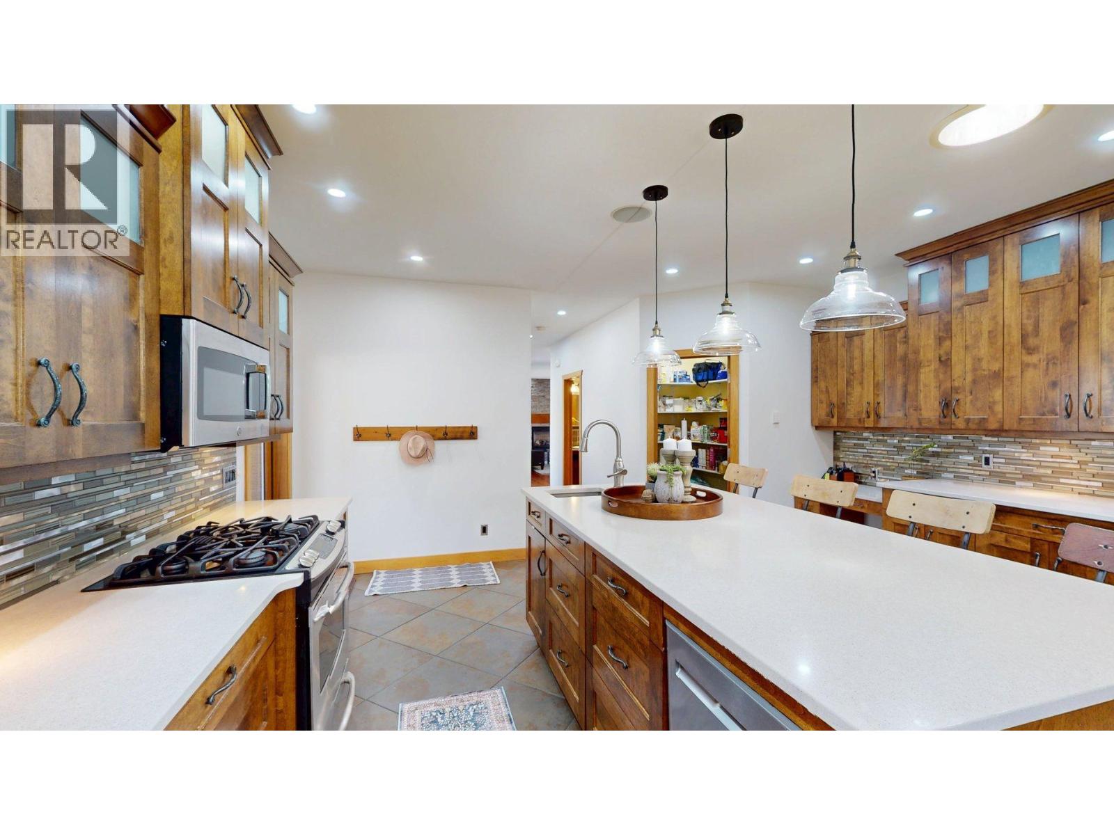 2455 Colin Crescent, Trail, British Columbia  V1R 4T4 - Photo 16 - 10400751