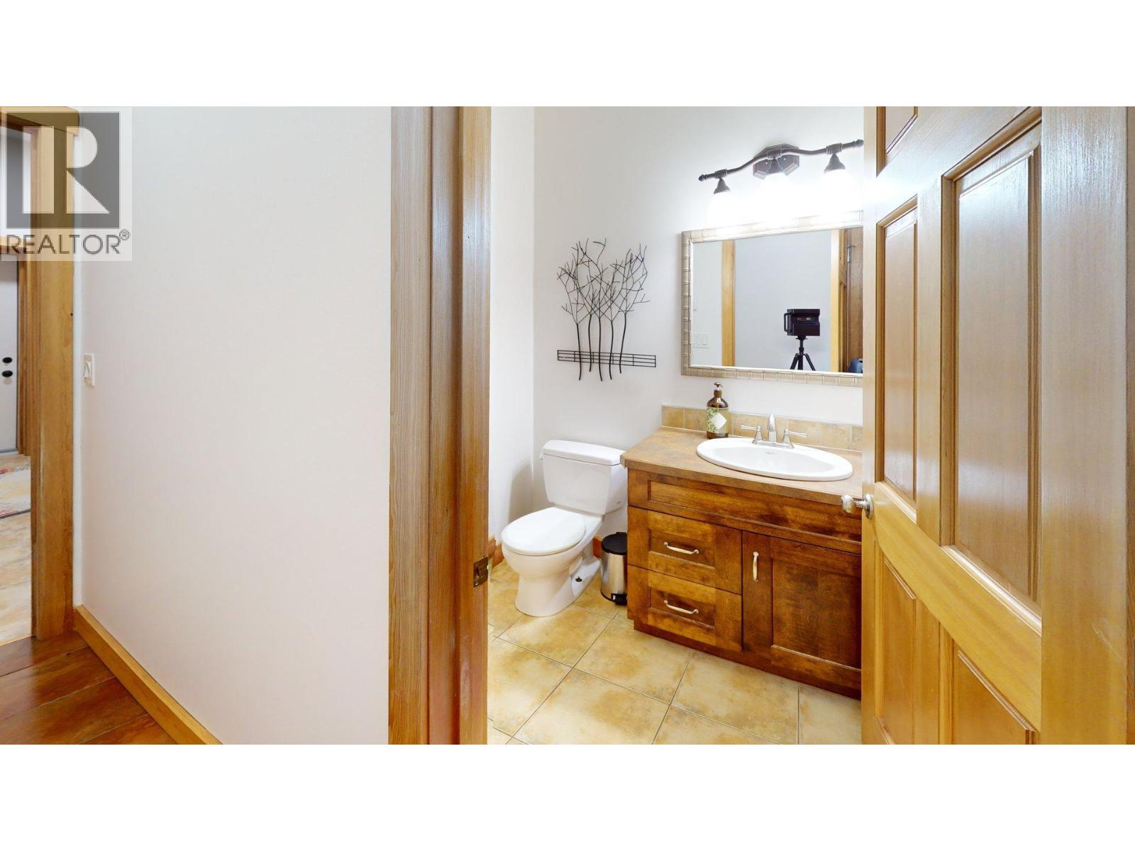 2455 Colin Crescent, Trail, British Columbia  V1R 4T4 - Photo 46 - 10400751