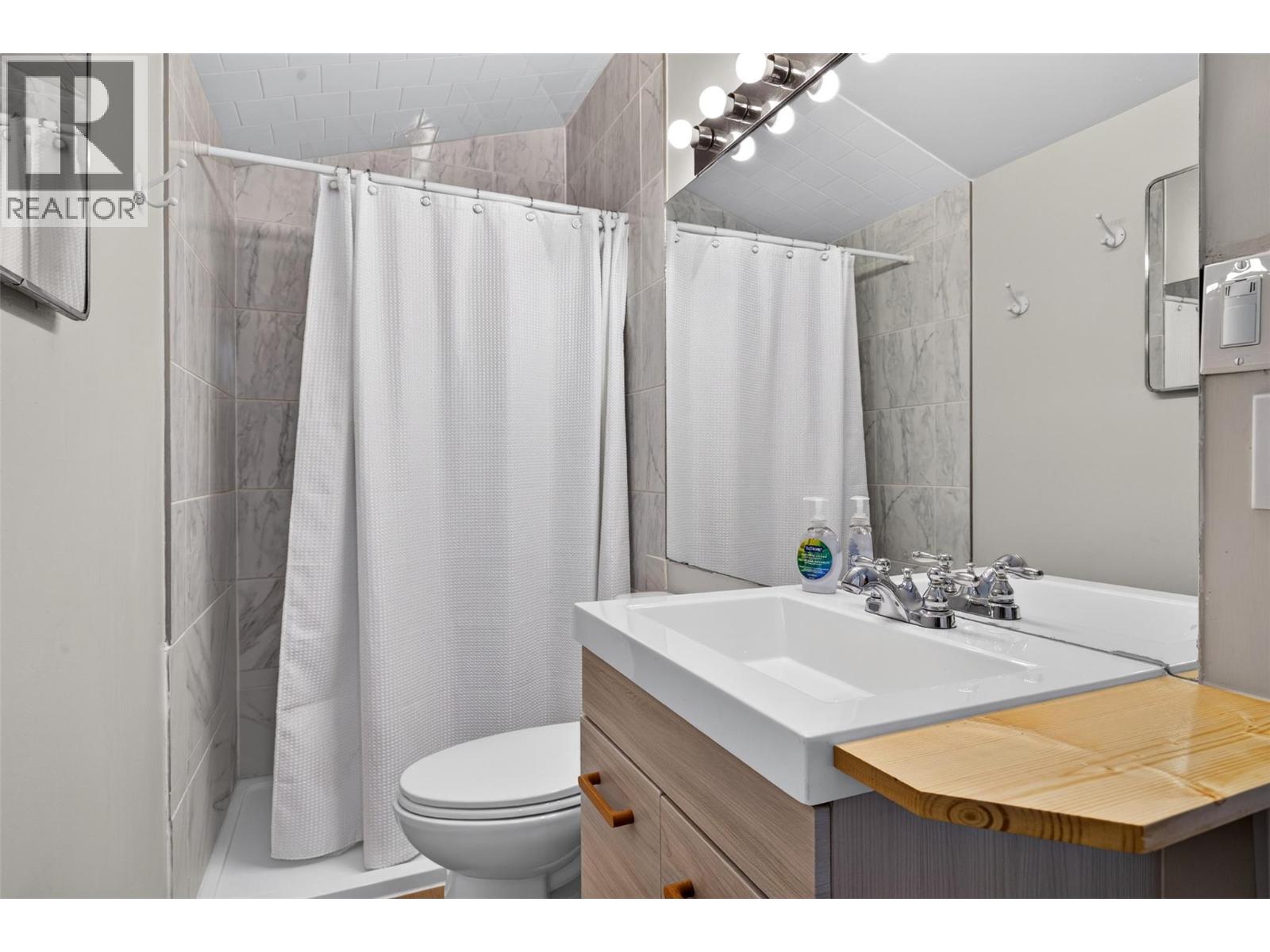 998 Manhattan Drive, Kelowna, British Columbia  V1Y 1H5 - Photo 33 - 10401048
