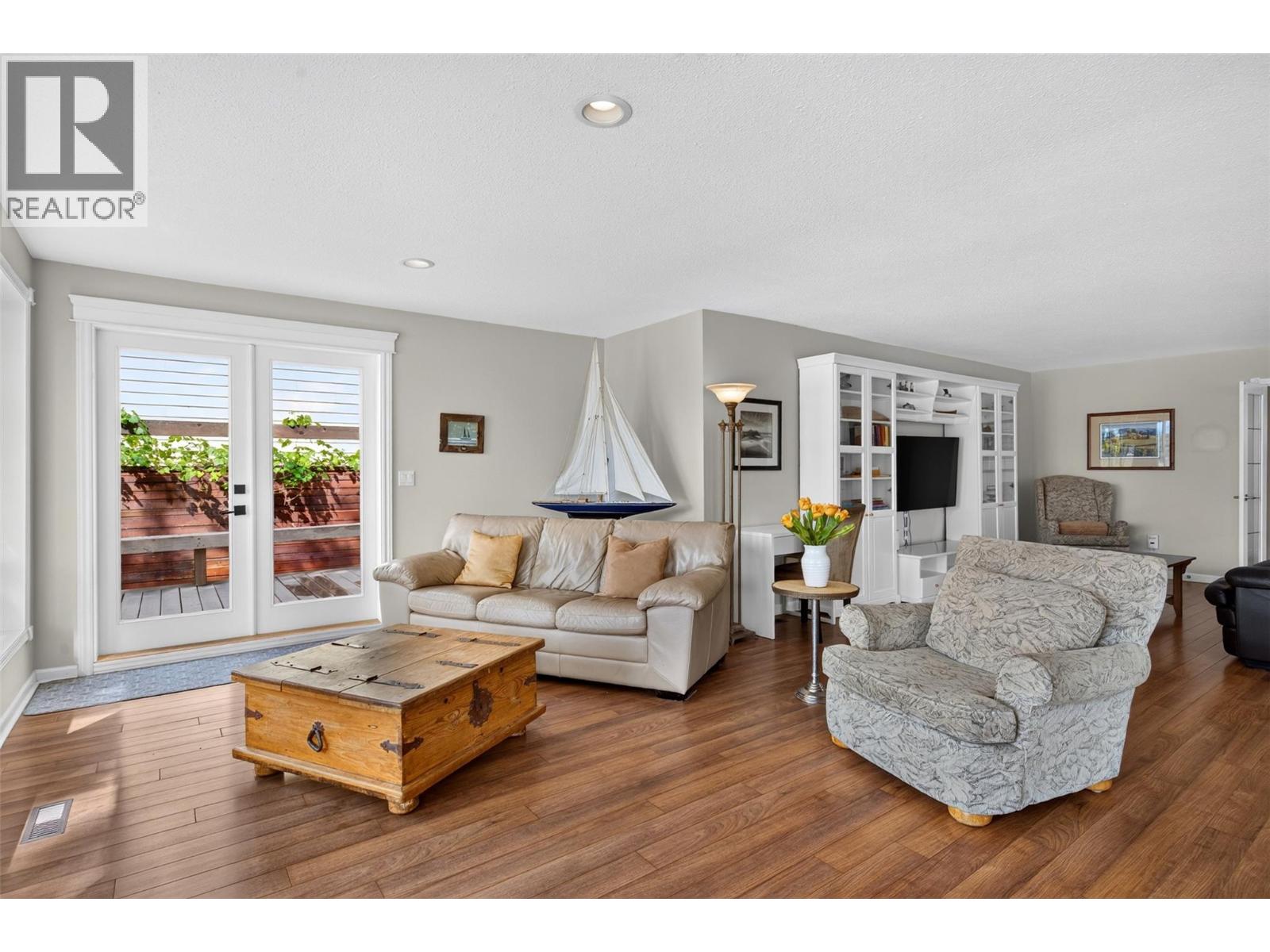 998 Manhattan Drive, Kelowna, British Columbia  V1Y 1H5 - Photo 35 - 10401048