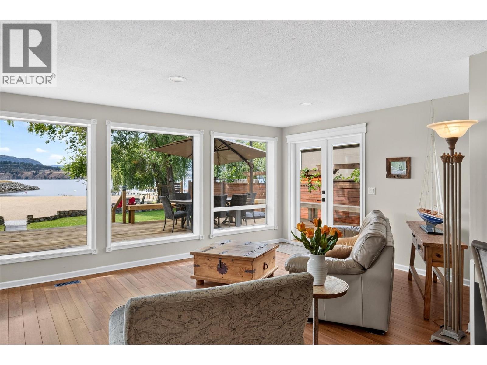 998 Manhattan Drive, Kelowna, British Columbia  V1Y 1H5 - Photo 6 - 10401048