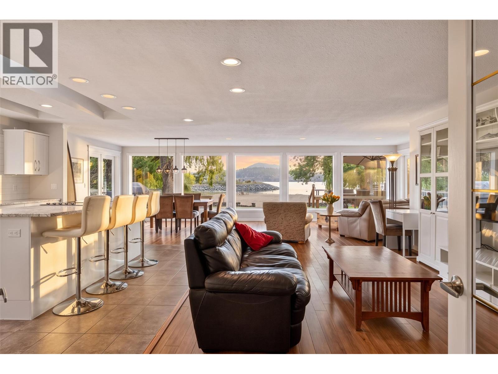 998 Manhattan Drive, Kelowna, British Columbia  V1Y 1H5 - Photo 7 - 10401048