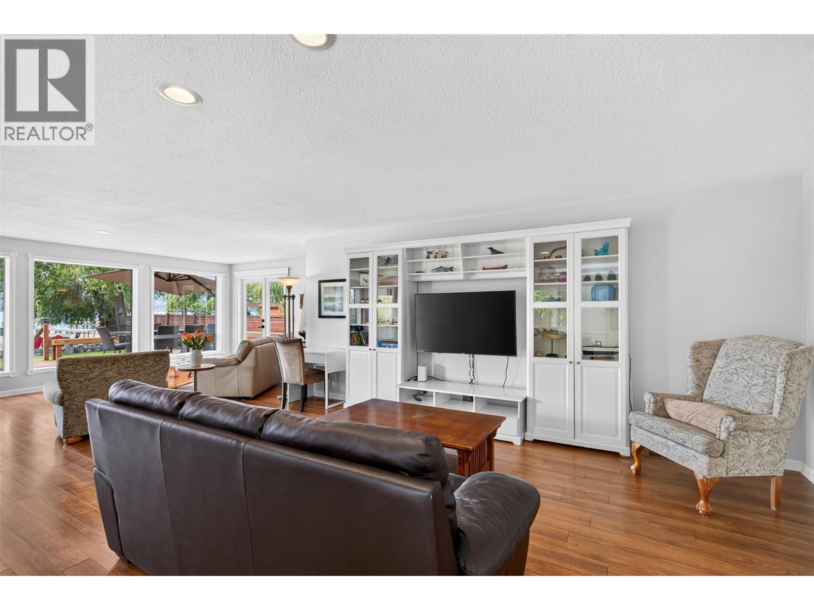 998 Manhattan Drive, Kelowna, British Columbia  V1Y 1H5 - Photo 9 - 10401048