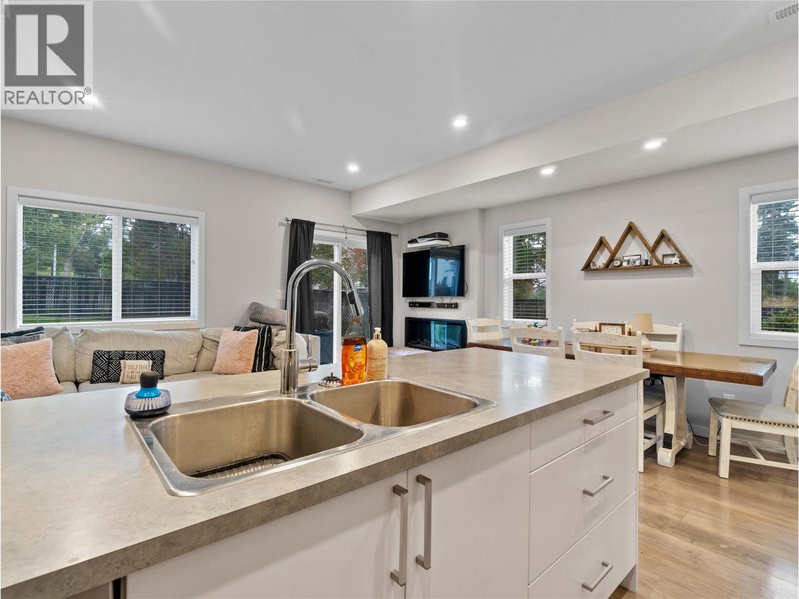 2081 11 Avenue Ne Unit# 16, Salmon Arm, British Columbia  V1E 0G1 - Photo 6 - 10400931