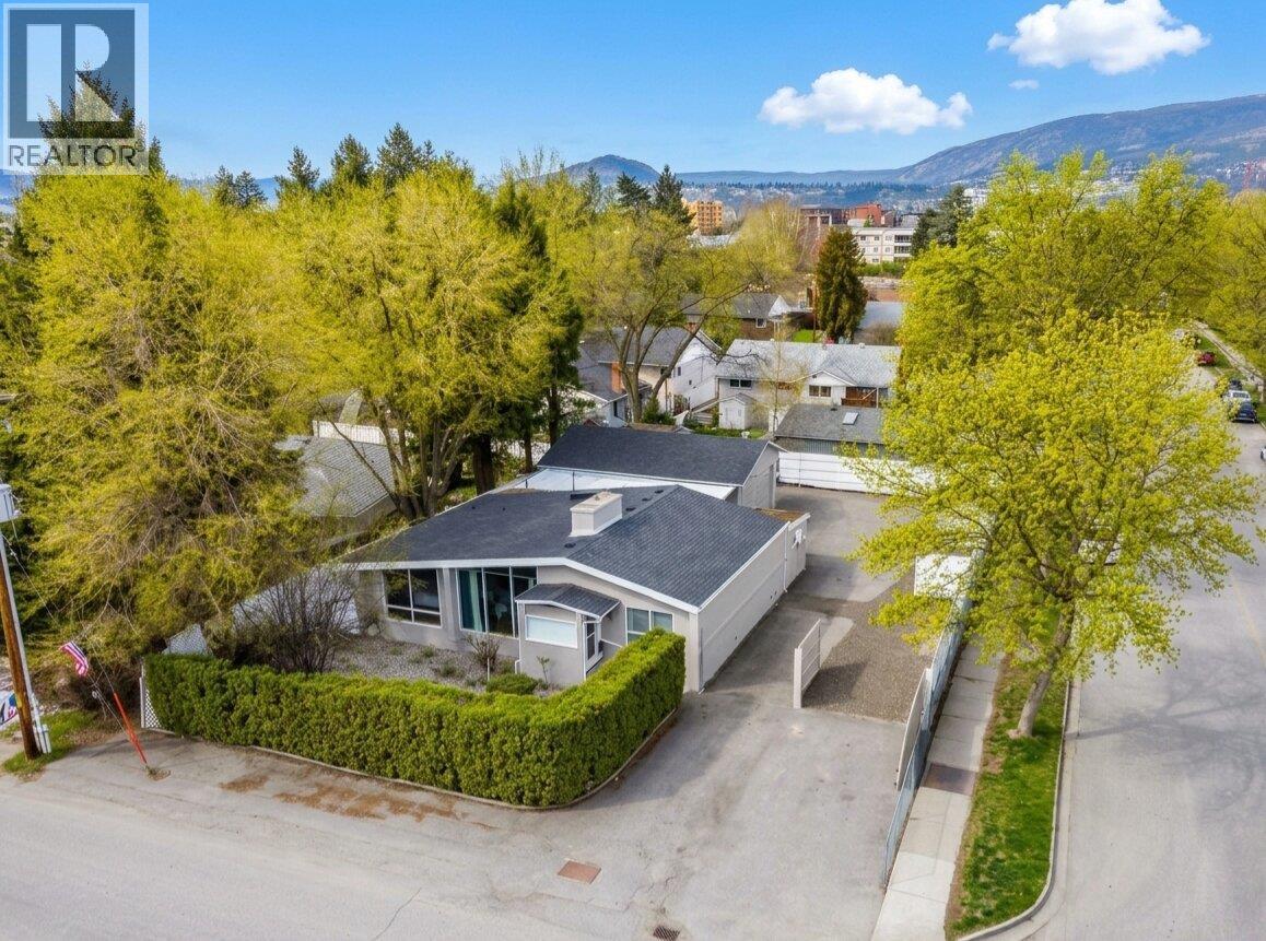 1201 Kelglen Crescent, Kelowna, British Columbia  V1Y 6K4 - Photo 1 - 10400900