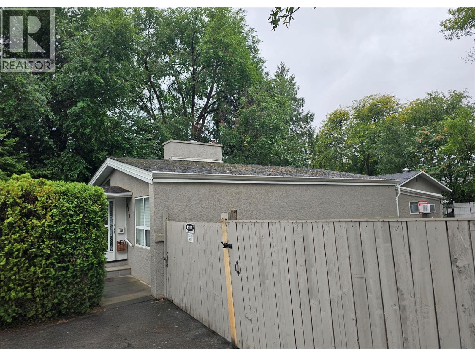 1201 Kelglen Crescent, Kelowna, British Columbia  V1Y 6K4 - Photo 29 - 10400900